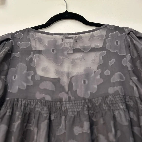 Lucca Short Sleeve Drop Waist Dress Shell in Gray Textured Pattern (Size Large) - Picture 7 of 8